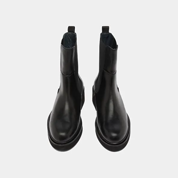 Boots with elastic band in black leather