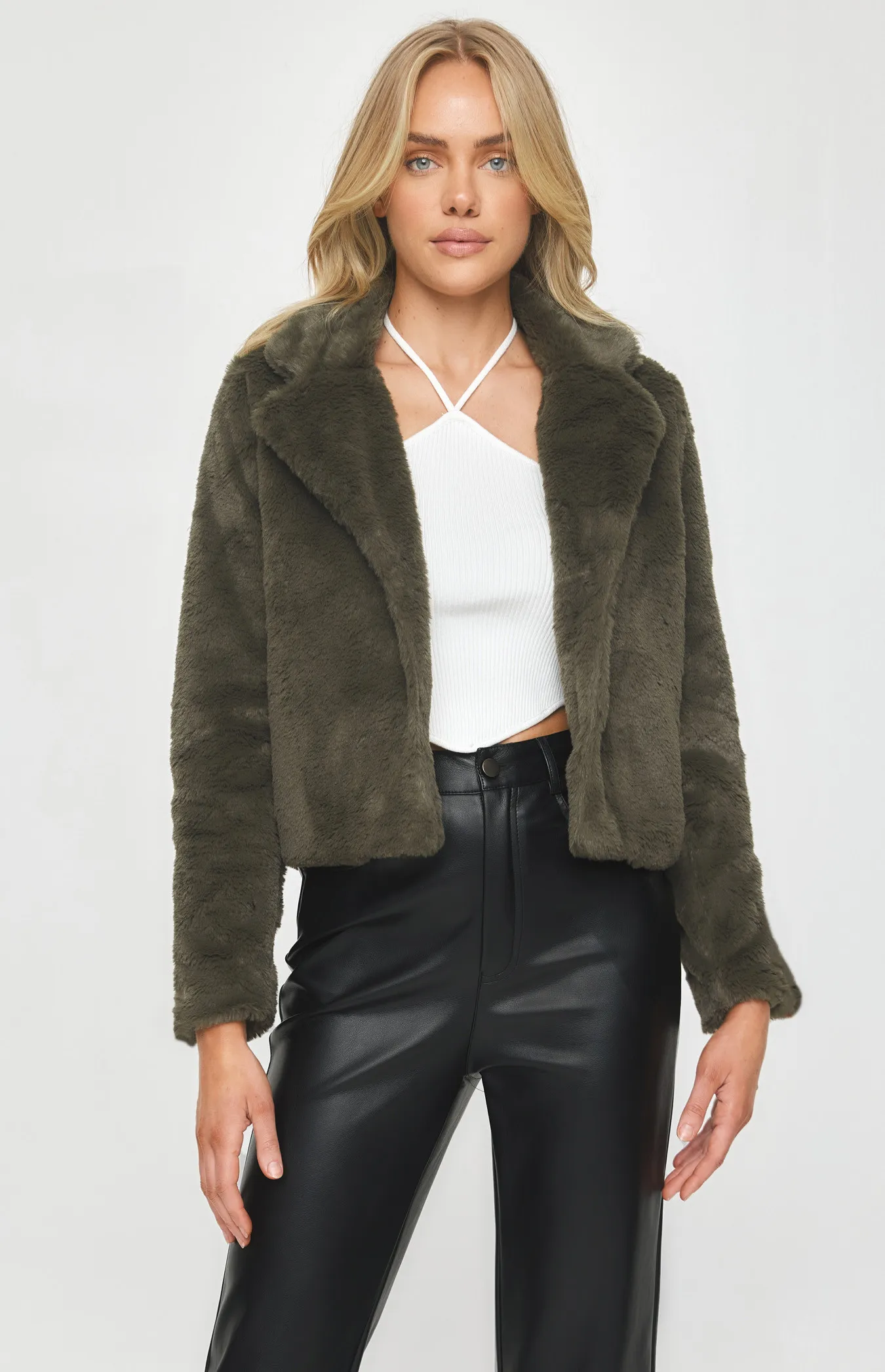 Cropped Faux Fur Jacket (WJT201A)