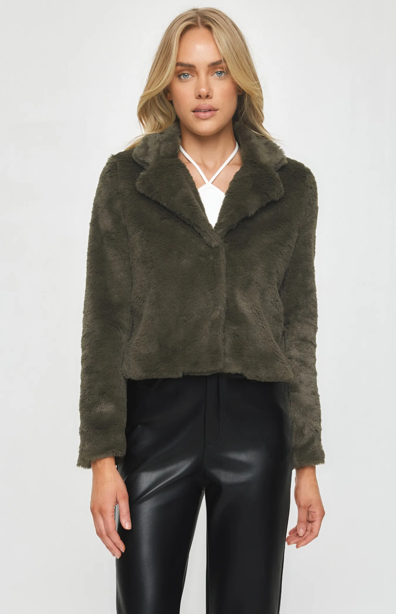 Cropped Faux Fur Jacket (WJT201A)